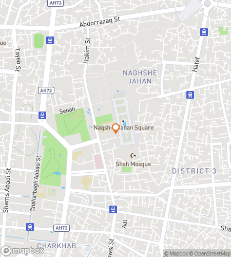 T&eacute;rk&eacute;p a isfahani &lpar;Ir&aacute;n&rpar; kincsvad&aacute;szat s&eacute;tat&uacute;r&aacute;hoz&colon; Palot&aacute;k&comma; Kapuk &eacute;s Minta Var&aacute;zslat Utaz&aacute;s