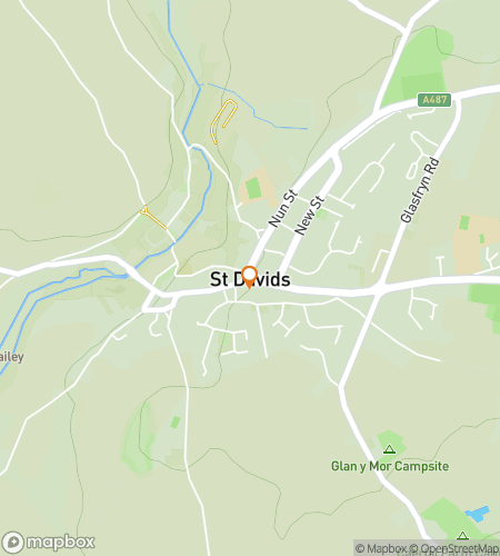 แผนที่ทัวร์เดินล่าสมบัติสำหรับนักบุญและผู้แสวงหา: The St Davids Hunt