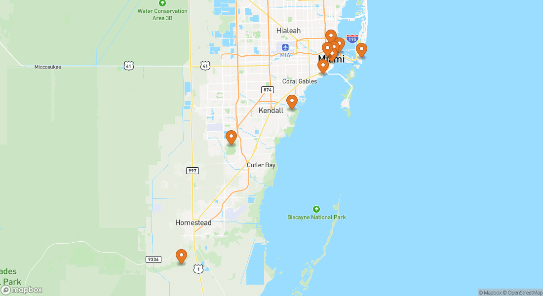 Kort der viser 13 oplevelseslokationer i Miami
