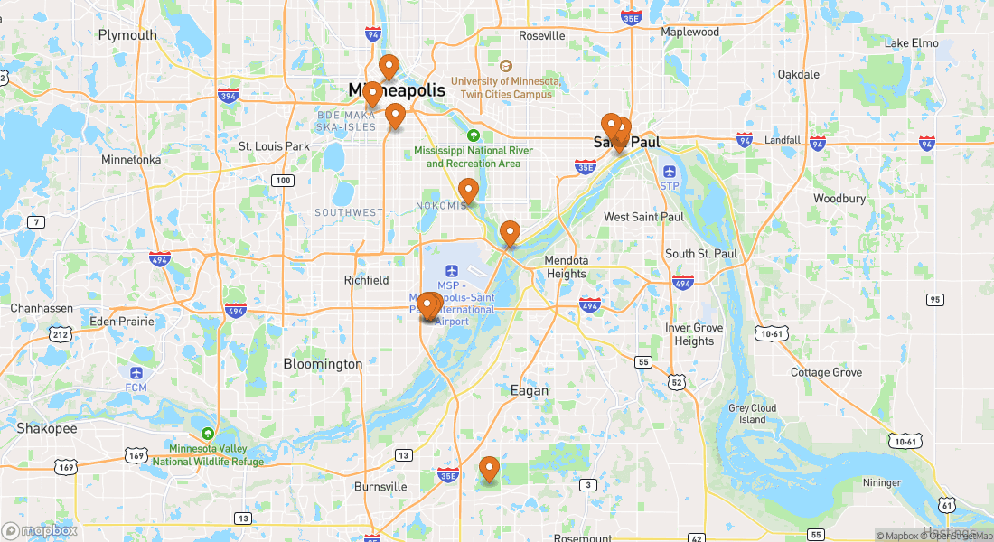 Kort der viser 13 oplevelseslokationer i Minneapolis