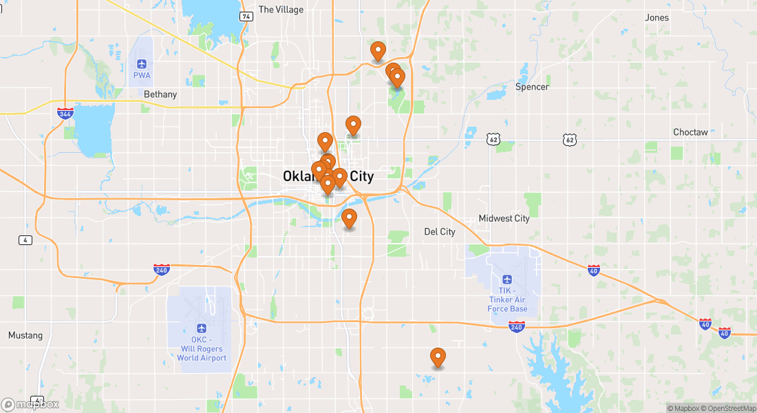 Kort, der viser 13 oplevelseslokationer i Oklahoma City